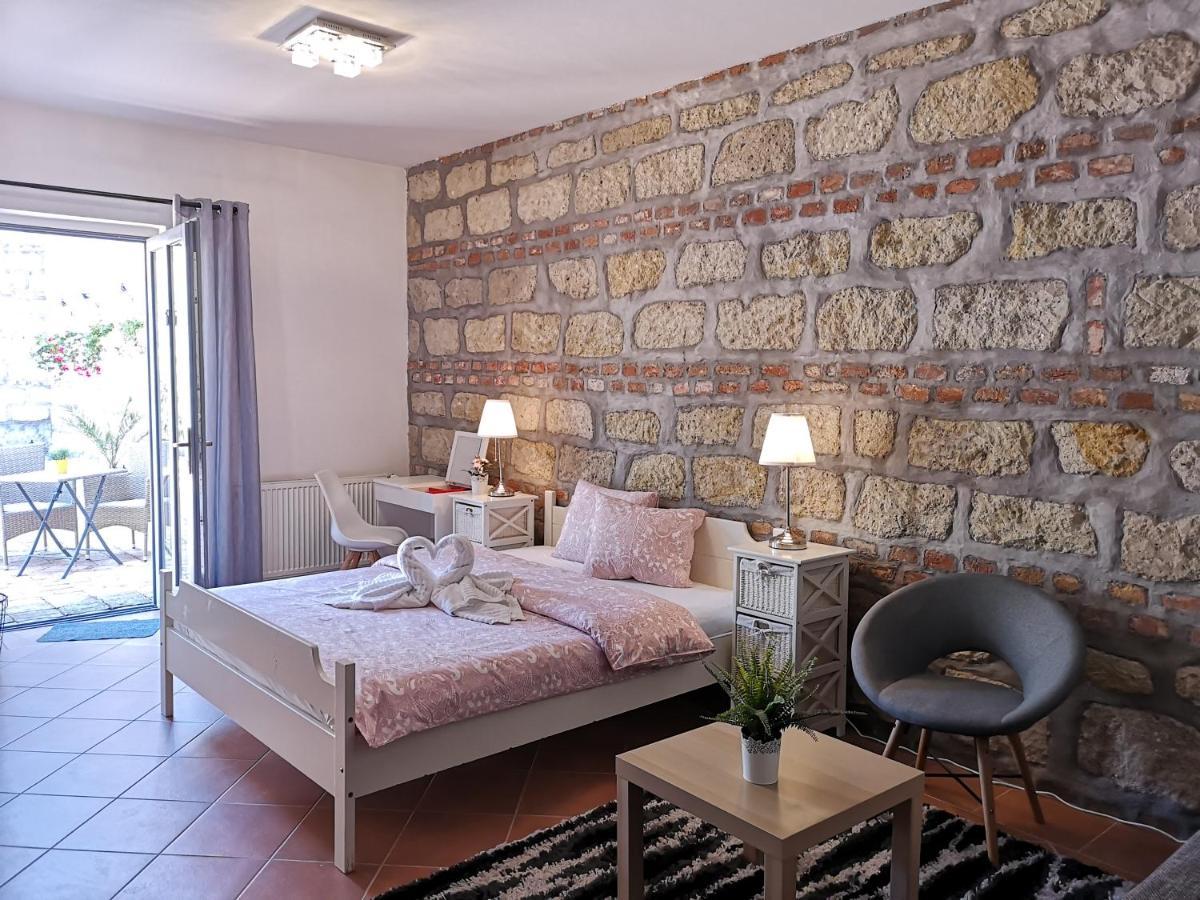 Villa Florencia เอ็กเกอร์ ภายนอก รูปภาพ