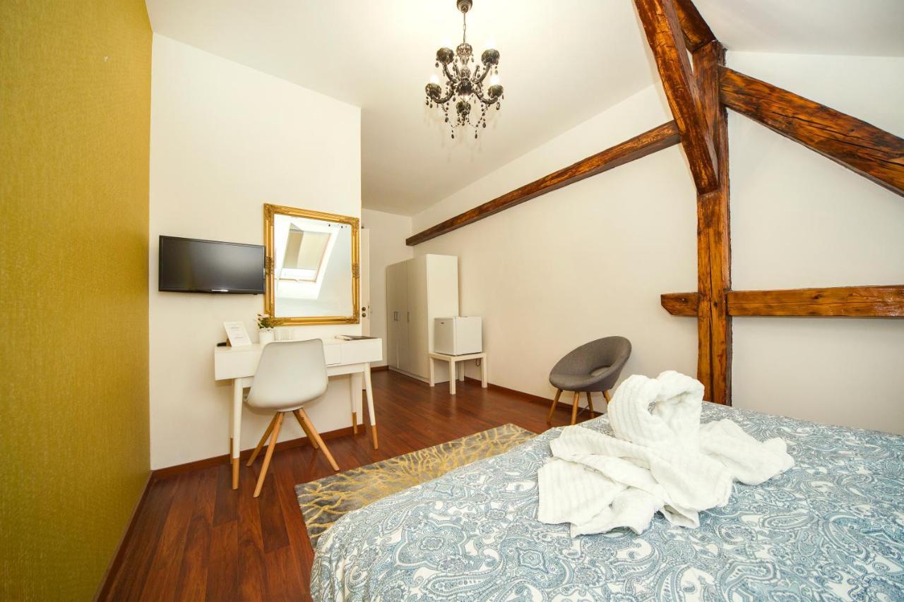 Villa Florencia เอ็กเกอร์ ภายนอก รูปภาพ