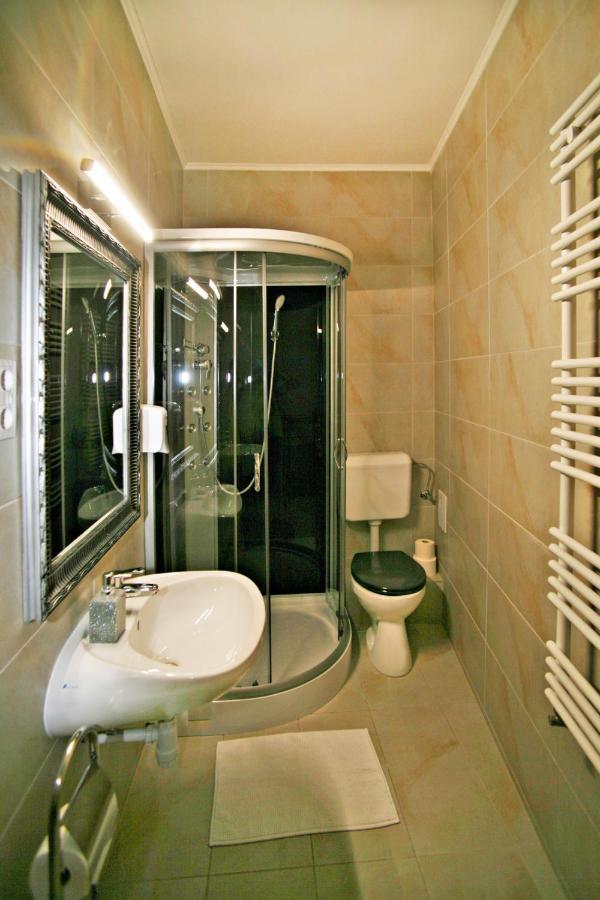 Villa Florencia เอ็กเกอร์ ภายนอก รูปภาพ