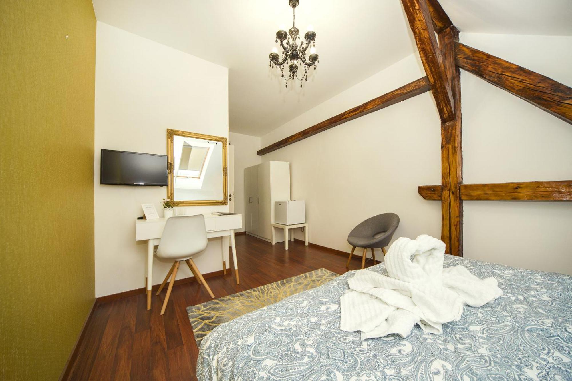 Villa Florencia เอ็กเกอร์ ภายนอก รูปภาพ